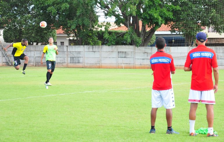 Azulão e Grêmio escondem equipes uma semana antes da competição