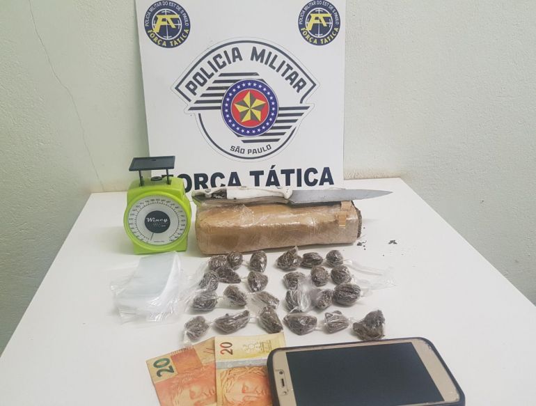 Polícia Militar - Prisão ocorreu após denúncia de tráfico na Rua Martinópolis, em Machado