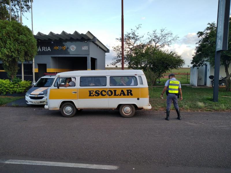 Polícia realizou ações de fiscalização de veículos escolares na região