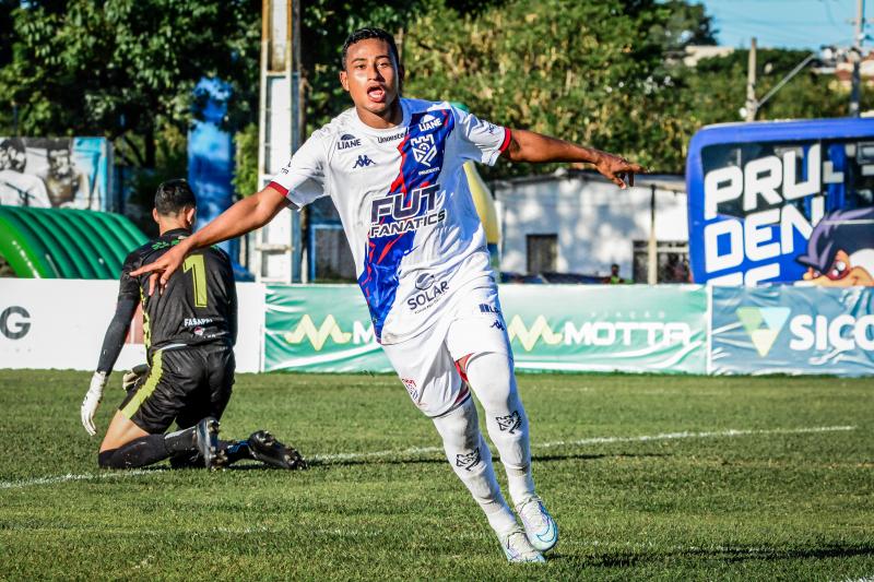 Ele é o vice-artilheiro do Grêmio neste ano, com 3 gols em 5 partidas