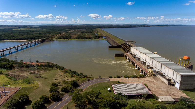 Testes visam avaliar alcance sonoro das torres de sirenes instaladas na zona de autossalvamento da barragem