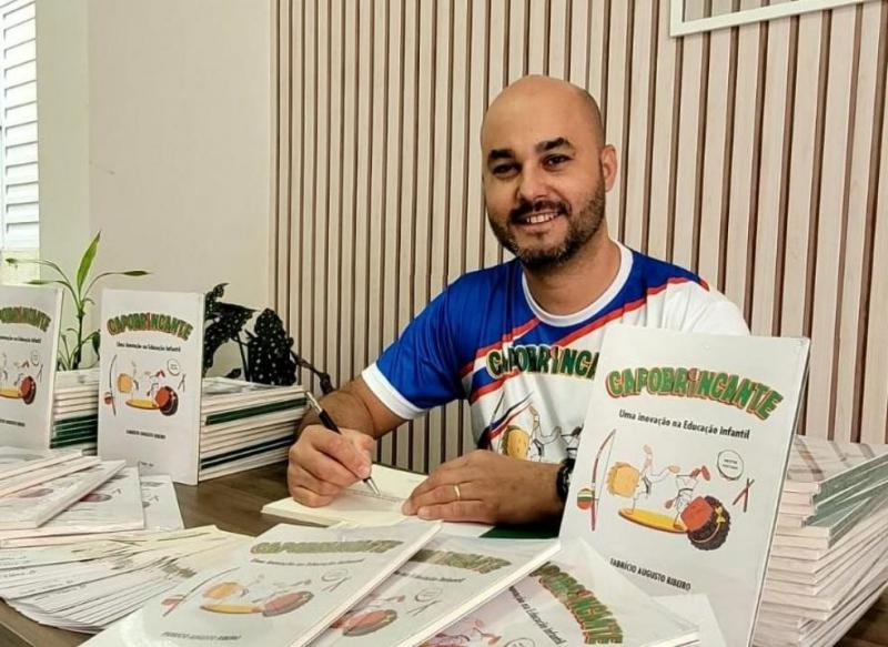 Fabrício Augusto Ribeiro lança livro “Capobrincante: uma inovação na educação infantil” nesta segunda