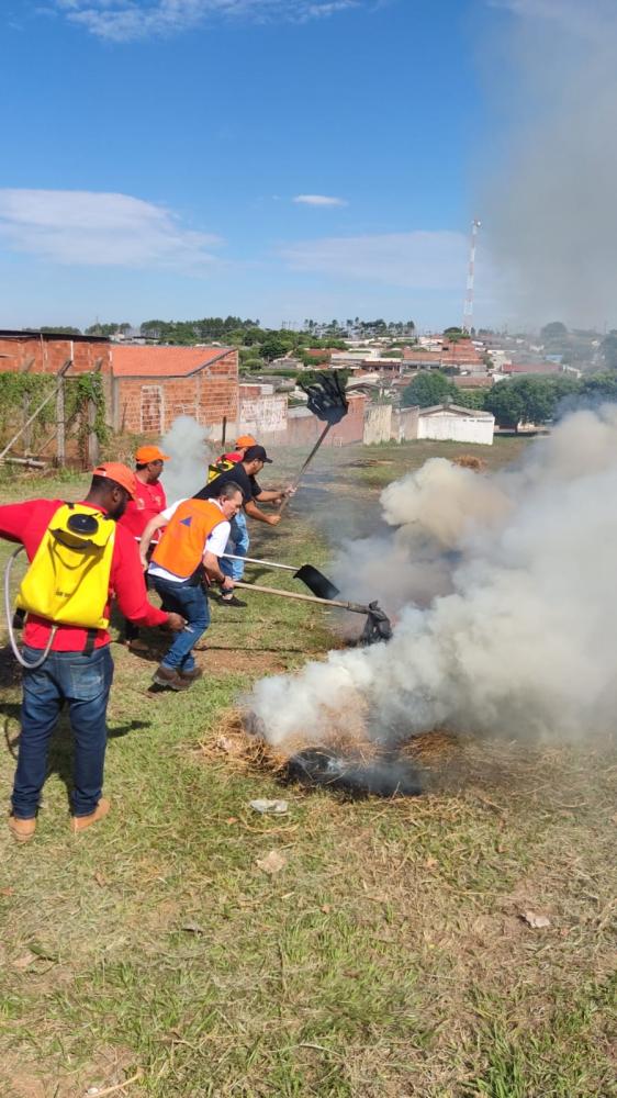 Treinamentos são ministrados para as defesas civis municipais e brigadistas da região