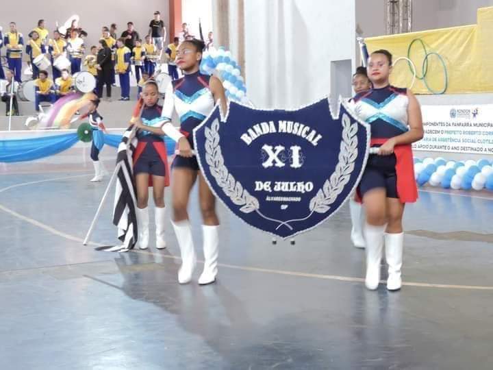 Banda Marcial 11 de Julho, do Parque dos Pinheiros, em Álvares Machado, possui membros de 10 anos até 50 anos 