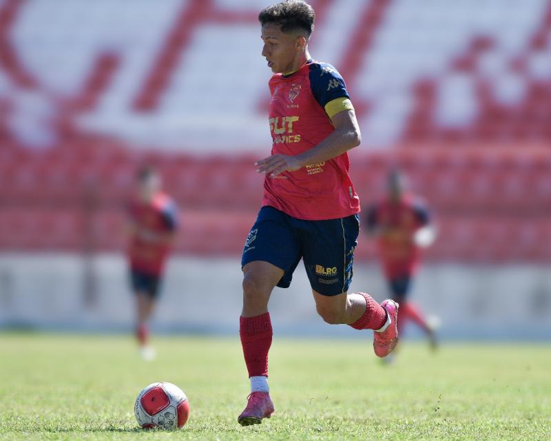 Raphael Carnelos anotou 2 gols no final para dar a vitória ao Carcará por 3 a 2 contra o Linense no Paulista Sub-17 