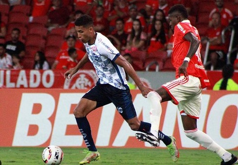 Na temporada passada, jogador de 26 anos fez 26 partidas com a camisa do EC São José, 11 delas pelo Gauchão 2023