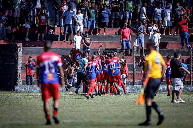 EC Metralhas ficou com taça e a premiação de R$ 13 mil paga à equipe campeã da Copa LZB Prudente