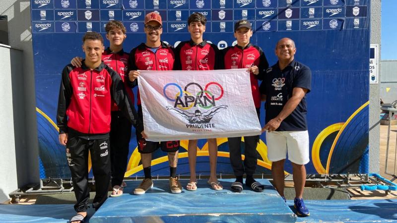 João Melo, Rafael Negrão, o técnico Evandro, João Bastazin, Heitor Fioretto e o auxiliar técnico Elvancir Pereira do Nascimento