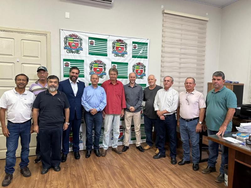 Reunião entre representantes da nova empresa gestora da Santa Casa de Anastácio e equipe do prefeito Adauto Muniz de Andrade