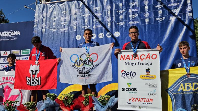 Hoje pela manhã, atleta foi bicampeão paulista nos 100 m nado costas