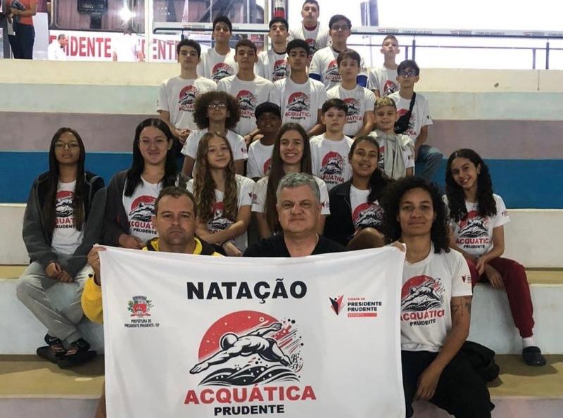 Delegação da Acquática Prudente/Semepp hoje pela manhã no Parque Aquático Antonio Macca 