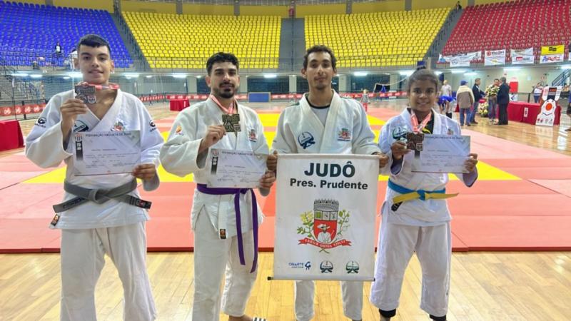 Samuel, João Paulo, Lucas e Izadora representaram Presidente Prudente 