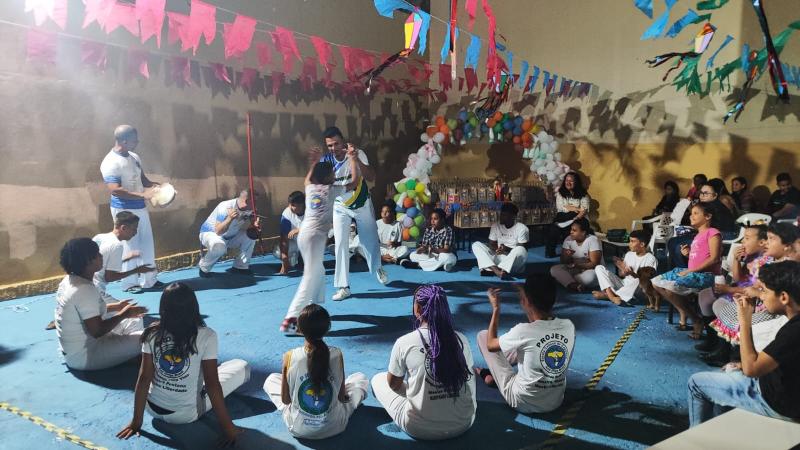 1º Sarau Julino teve apresentação de danças e da oficina de capoeira