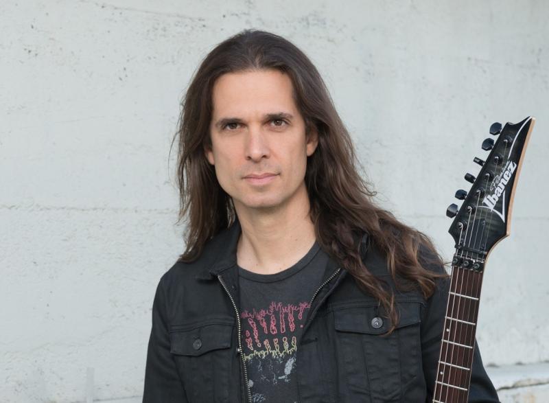 KIKO LOUREIRO, EX-INTEGRANTE DO ANGRA, ESTARÁ HOJE NO FESTIVAL SESC THERMAS DO ROCK