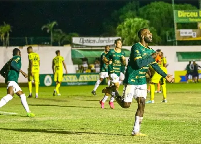 Chrismar saiu do banco de reservas e fez gol da vitória do Galo da Comarca na parte final do 2º tempo, aos 41 minutos