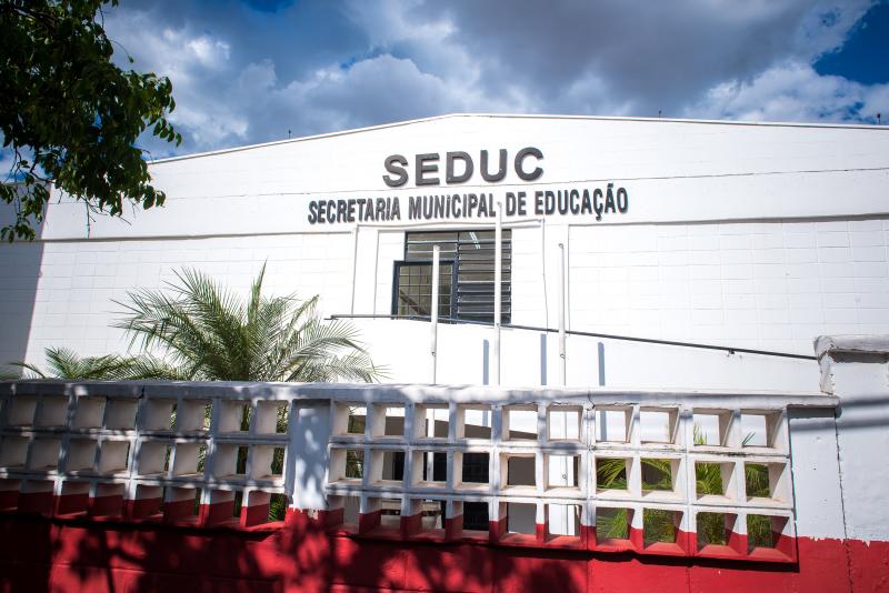 Seduc deve contratar professores especializados e com formação adequada