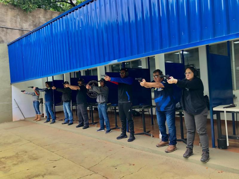 Atletas participantes do Brasileiro, em Guaimbê, de onde equipe do Tênis trouxe as 35 medalhas