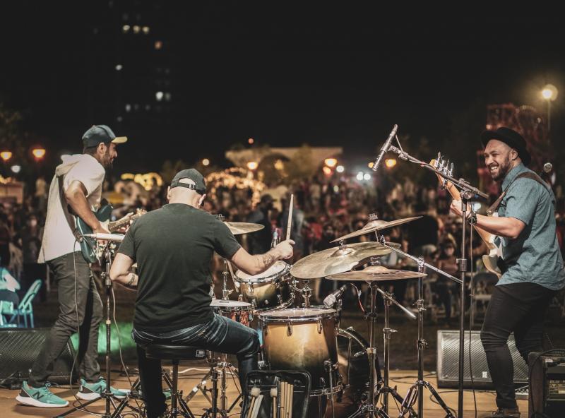 No show, ele estará acompanhado de “grandes amigos e grandes músicos”