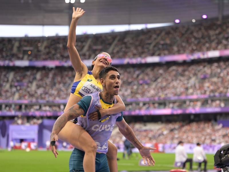 Jerusa e Gabriel Garcia voltaram a fazer história neste sábado no Stade de France, em Paris