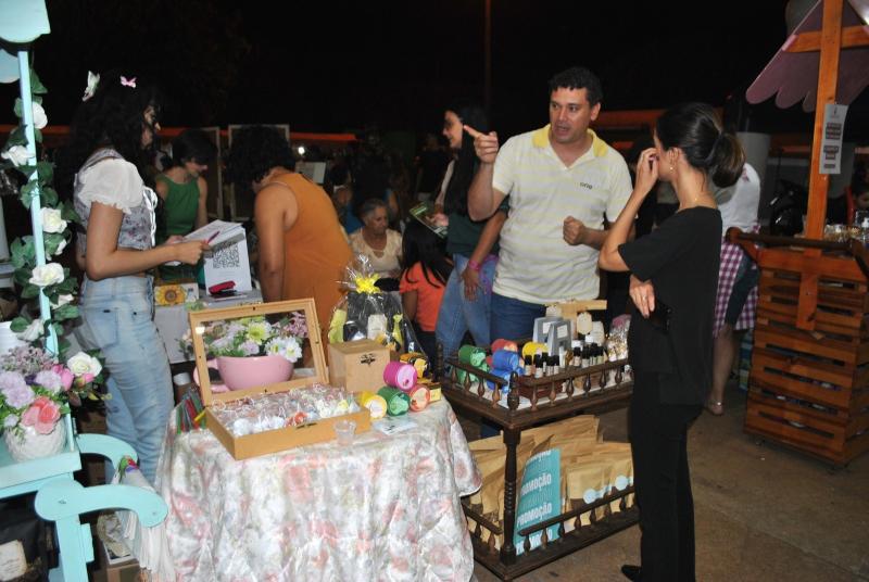 Proposta é reunir produtos artesanais, trabalhos manuais, criar conexões entre prestadores de serviços e o público