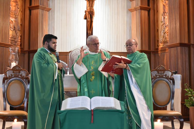 Pela primeira vez na história, Diocese de Prudente teve missa conduzida por padre surdo