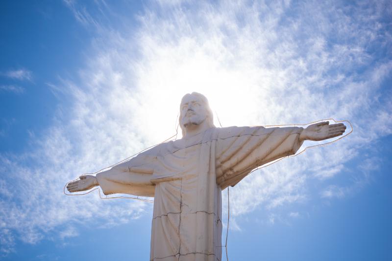 Cristo da Avenida Manoel Goulart terá iluminação rosa