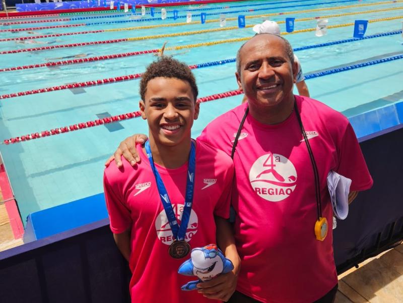 Enzo Pereira do Nascimento e o técnico Pepe