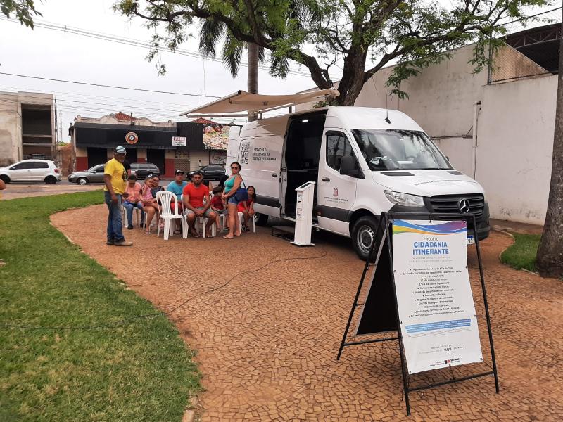 Van promove acesso a serviços de documentações essenciais para exercício da cidadania