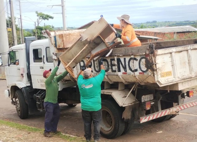 Coleta de materiais faz parte de ações de enfrentamento à dengue