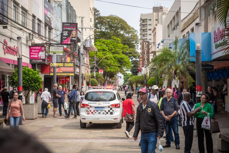 Comércio central não terá expediente alterado nesta segunda