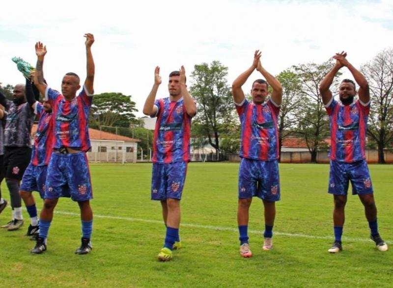 Com a vitória por 1 a 0 e o melhor retrospecto da competição, Parreira volta à semifinal pelo 2º ano consecutivo 