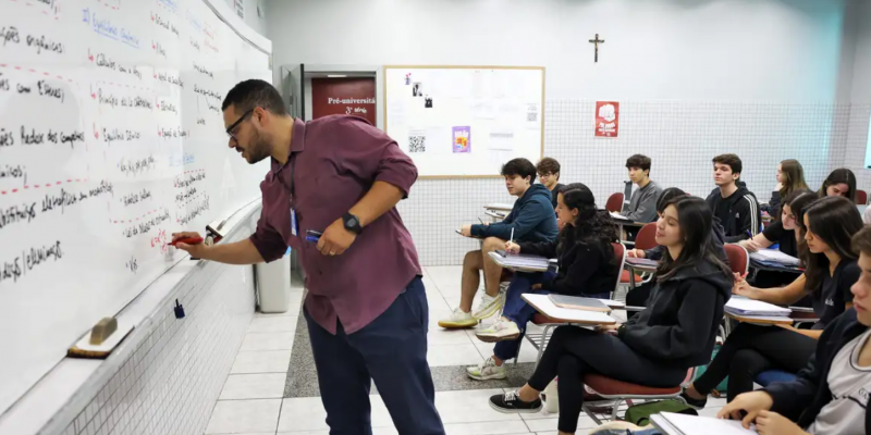 Exame avalia o desempenho escolar dos estudantes ao término da educação básica