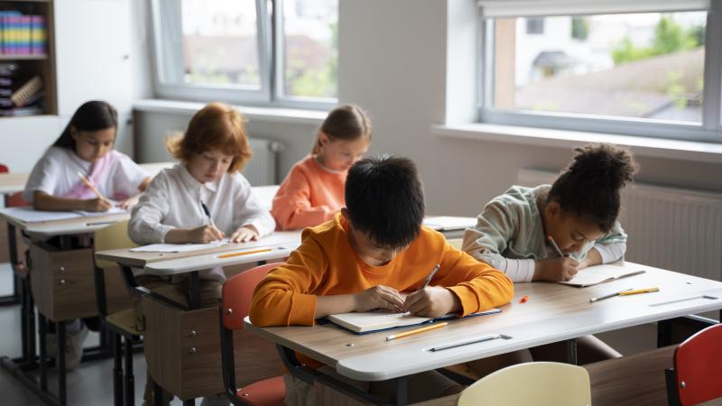 Reajuste leva em conta investimentos feitos em benefício dos alunos, além de aumento com gastos