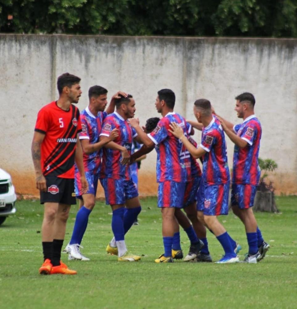 Nas quartas de final, Parreira reeditou a decisão do ano passado contra o América Sabará e venceu por 1 a 0