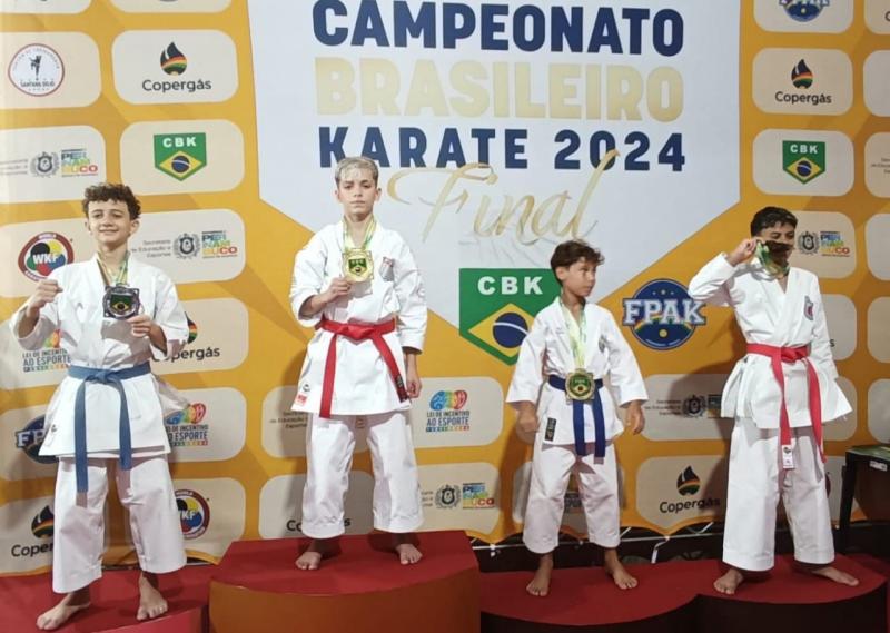 Lucas Pastro ficou com o ouro na categoria Sub-14 Kata do Campeonato Brasileiro Estudantil