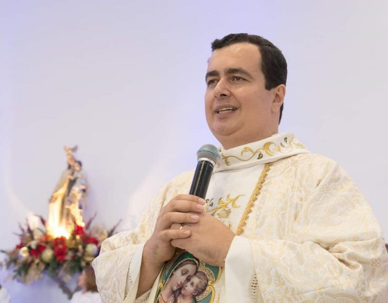 Padre Rodrigo, da Paróquia Sagrada Família de Epitácio: “Nessas 4 semanas, a Igreja se reveste de esperança”