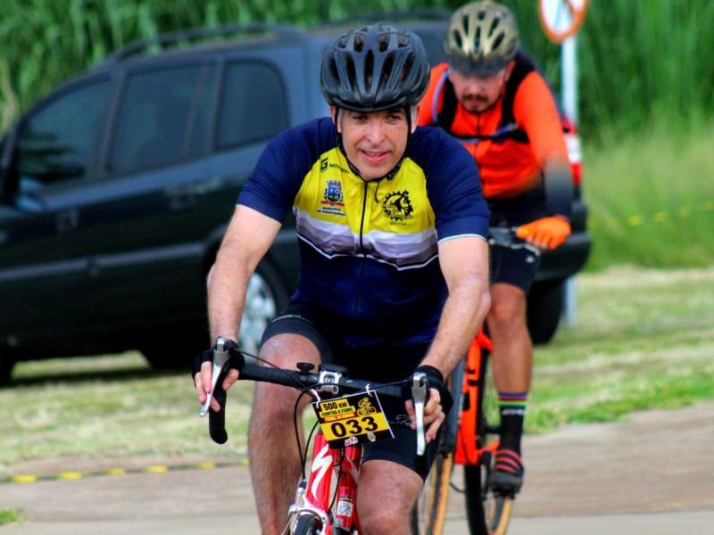 Ciclista Axel (foto) rodou 500 km no ano passado e vai tentar rodar novamente 500 km este ano