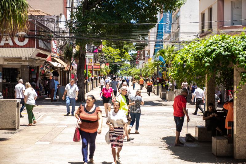 Antes de realizar qualquer compra, ideal é pesquisar e comparar preços em diferentes lojas e sites