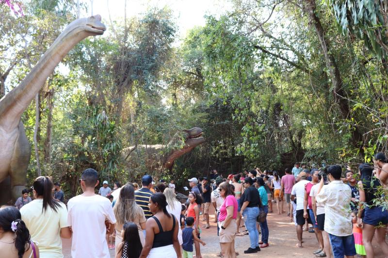 Vale dos Dinossauros em Presidente Epitácio segue aberto para visitação até 31 de dezembro