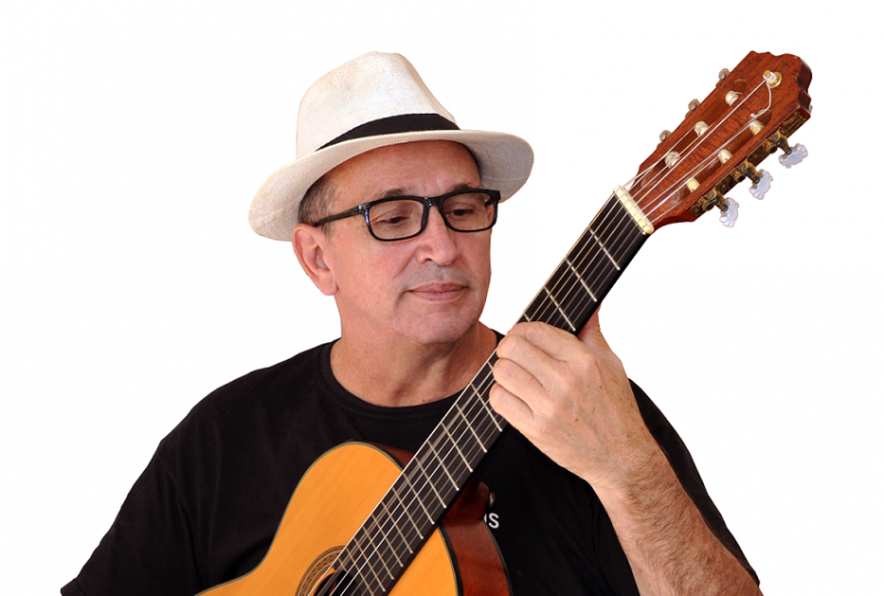 Primeiro dos shows é com Luiz Ramos, que apresenta nesta sexta, às 20h30, “50 anos de samba e choro”