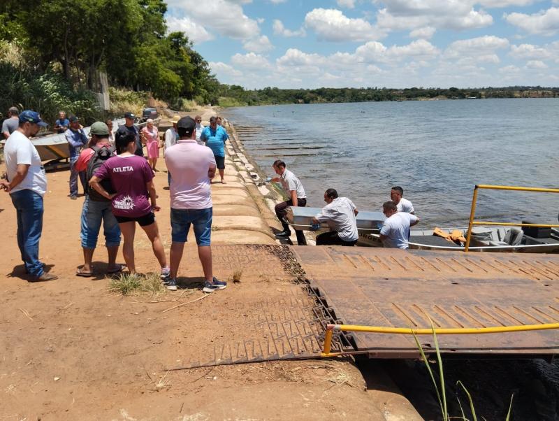 Acidente ocorreu no sábado, um corpo foi encontrado no mesmo dia e os outros dois nesta segunda-feira 