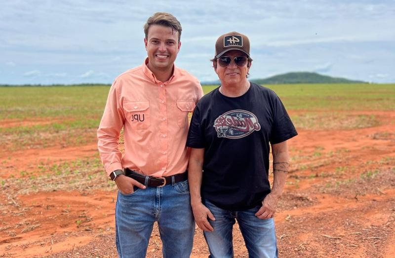 Manejo da lavoura será realizado com defensivos e insumos biológicos da empesa; plantio foi feito na Fazenda Galopeira, propriedade rural do cantor em Mozarlândia 