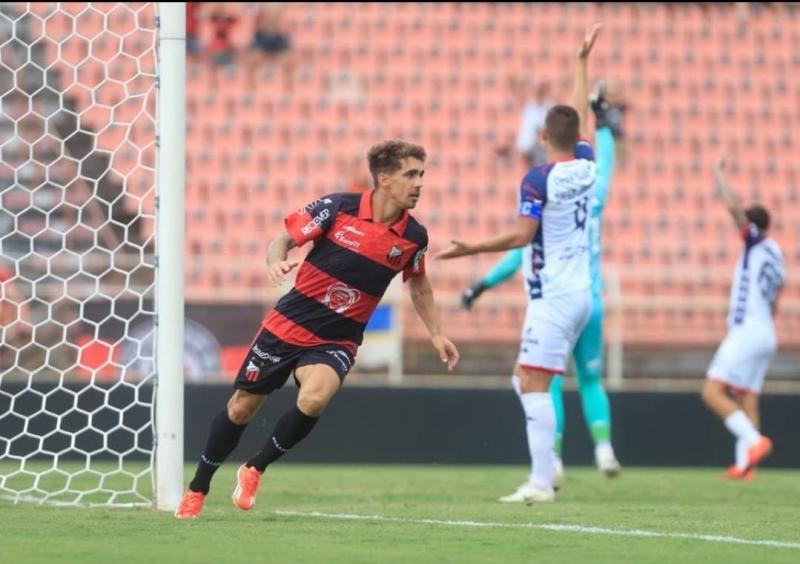 Ituano contou com uma tarde inspirada do atacante Neto Berola que anotou um hat-trick 