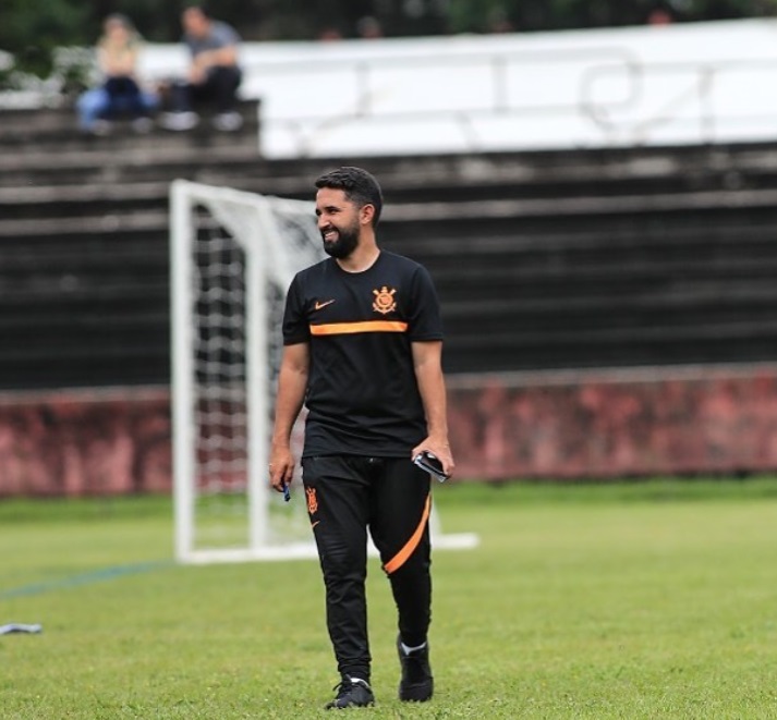 Observador técnico do Corinthians, Ian Henrique, estará em Presidente Venceslau nesta segunda-feira, onde pela manhã irá avaliar e convidados da R23 no campo da AABB de Venceslau