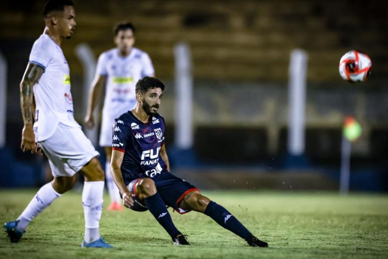 Meia Vitor Braga irá reencontrar o antigo clube no Barão de Serra Negra; camisa 95 do Grêmio tem 72 jogos com o XV