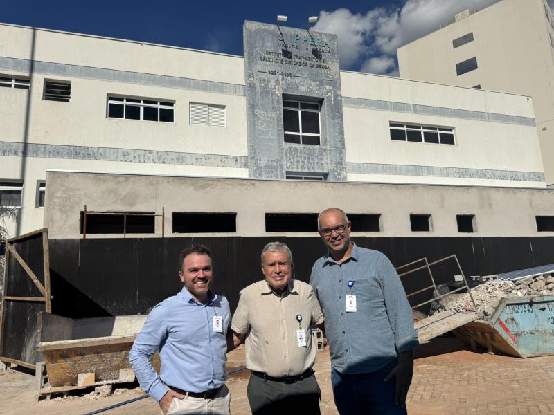 Antiga Nova Clinica está em obras para receber futuro centro de referência para cirurgias de média e pequena complexidade