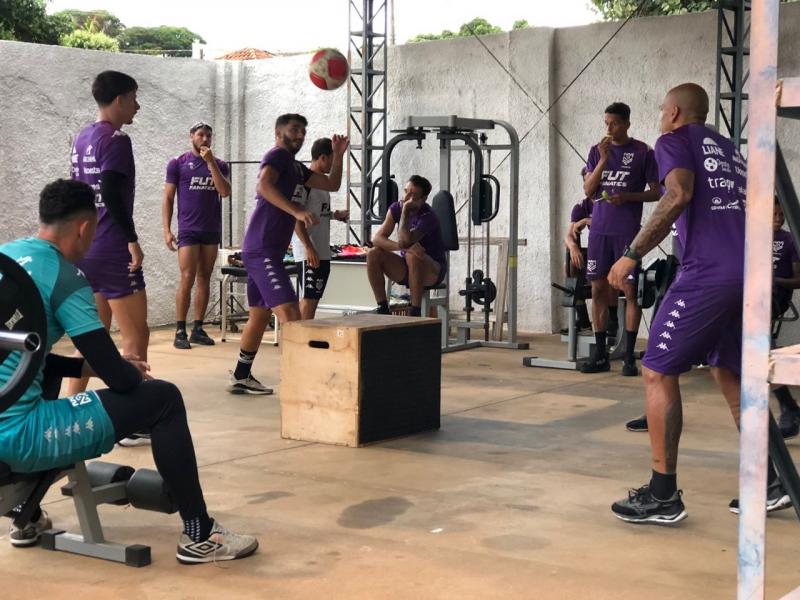 Carcará fez atividade no Estádio Caetano Peretti na tarde de ontem, antes da ida para Capivari 