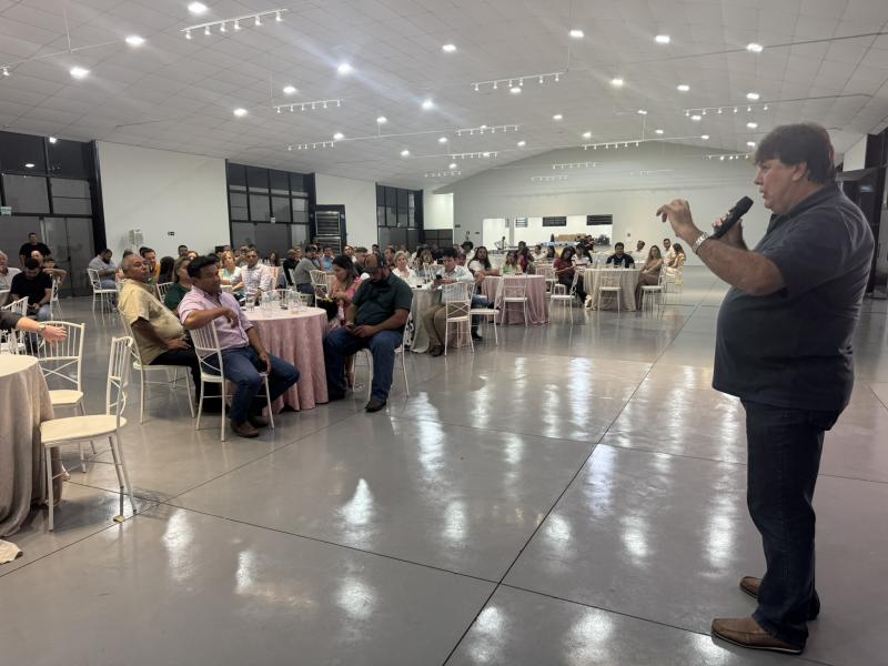 Prefeito Adailton Menossi, no evento de lançamento da 4ª ExpoAgro, no Centro de Eventos de Anhumas: “A cada ano, superamos a organização, a quantidade de empresas e a infraestrutura”