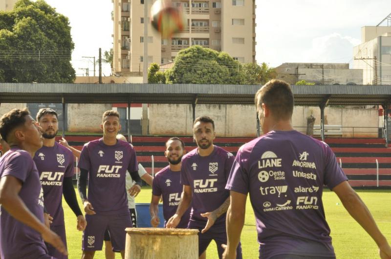 Nesta sexta, atletas do Carcará fizeram trabalho com bola no Estádio Caetano Peretti