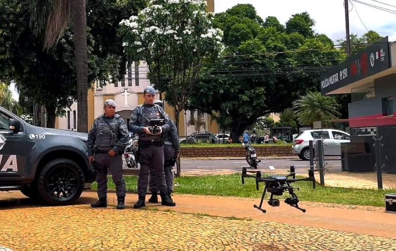 Drones contam com zoom ótico de aproximação de imagem de 30 vezes e sensor térmico